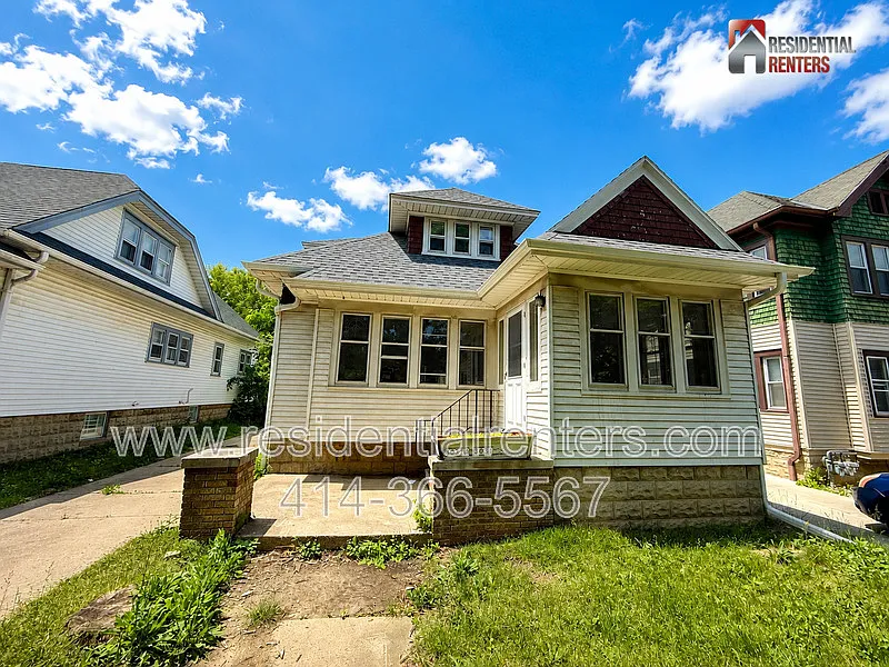 3031 N 60th St #UPPER