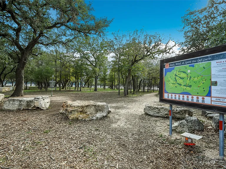 18400 Lakepoint Cv — Photo 40