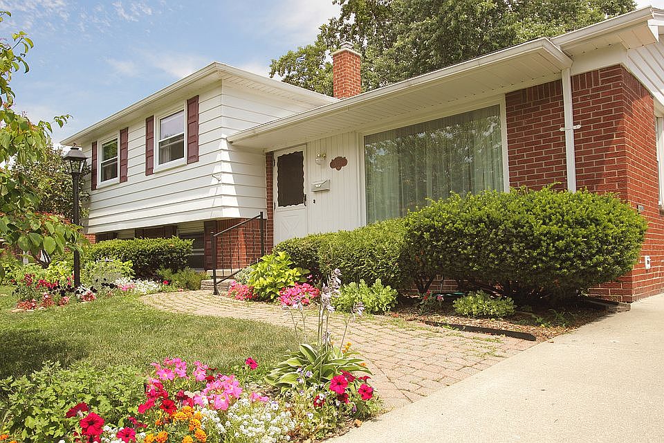 1st image of 5020 Elmhurst Ave