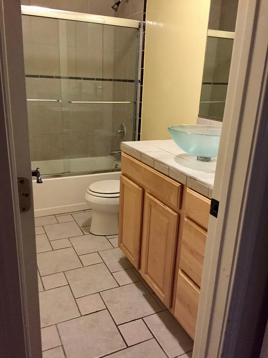 Building Photo - 4900 Overland Ave #126