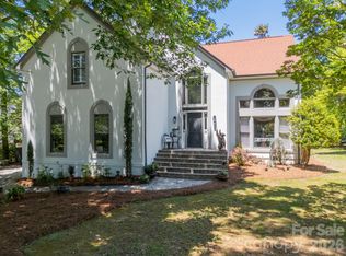 11043 Seven Coves Dr, Tega Cay, SC 29708