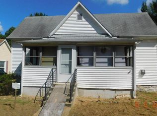 709 W Madison St, Herrin, IL 62948