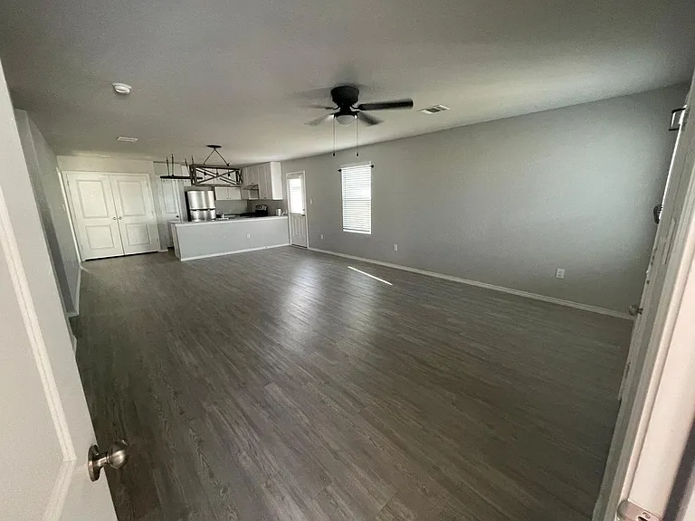 6453 Cotton Rdg — Photo 3