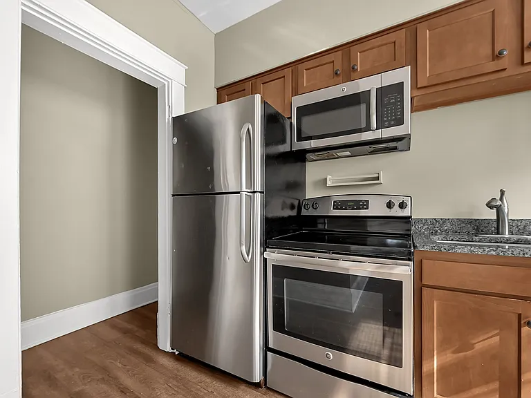 345 Chittenden Ave #D — Photo 8