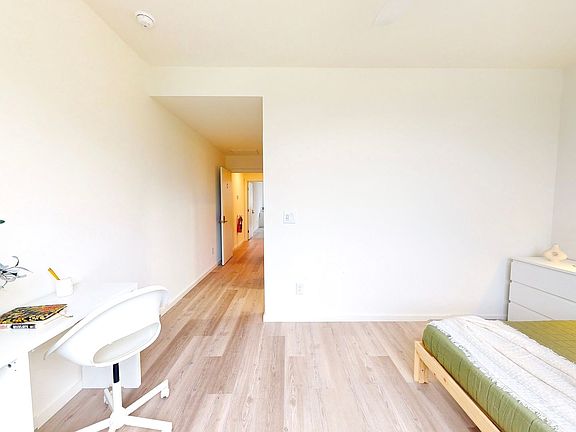 2nd image of 226 N Dillard St Unit 7