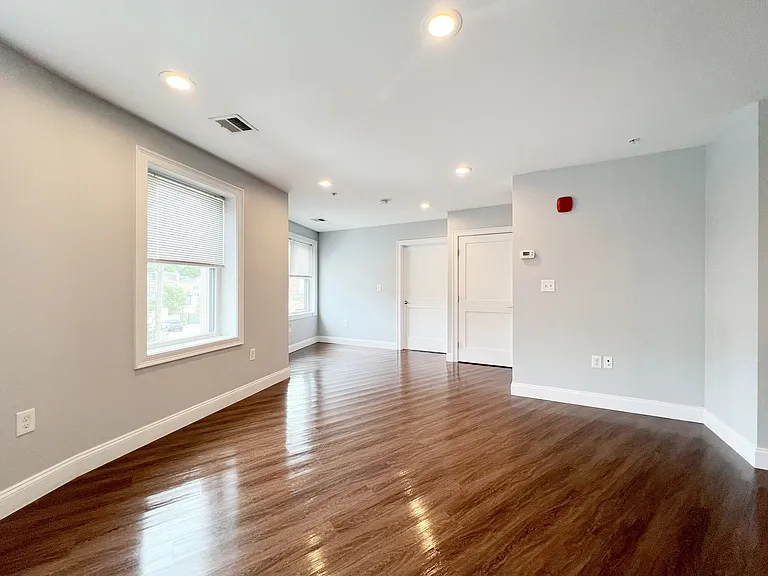 32 Harris St #315 — Photo 3