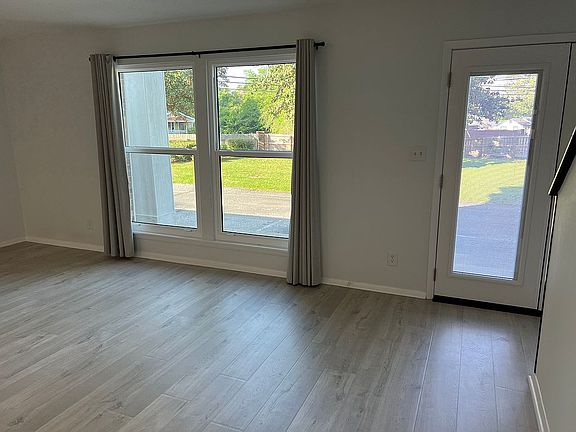 Living room and entrance