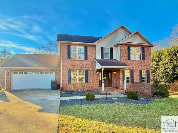 406 Pioneer Trl, Collinsville, VA 24078