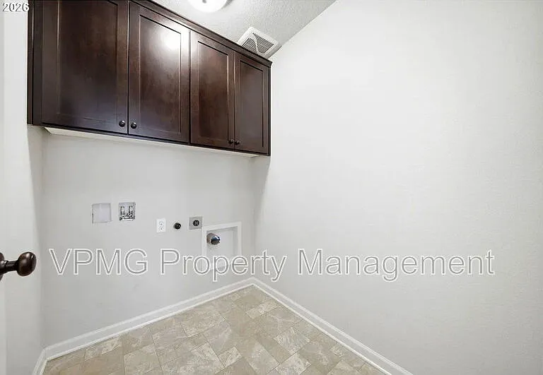 4704 NE 109th St — Photo 24