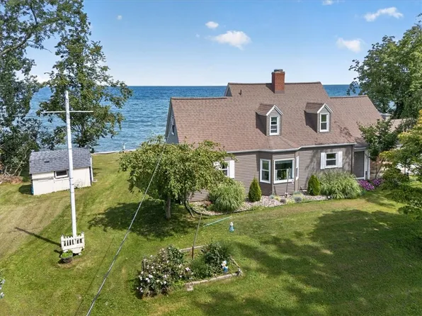 3113 Lake Rd, Williamson, NY 14589