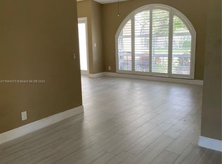 453 SW 169th Ter, Weston, FL 33326