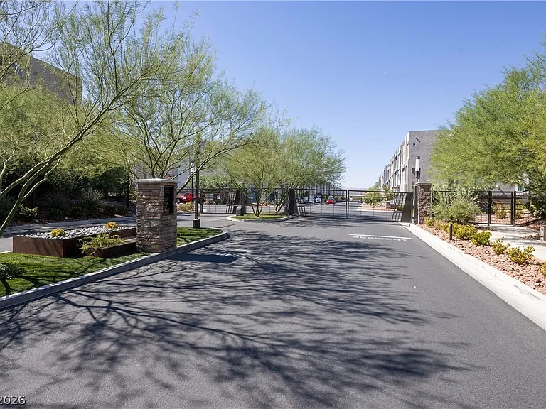 8040 Carpenter Creek Ave — Photo 27