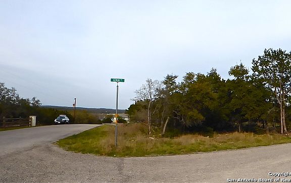 3rd image of 520 Carpenter Dr