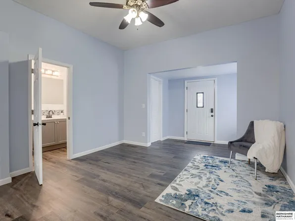 2719 S 9th St, Omaha, NE 68108