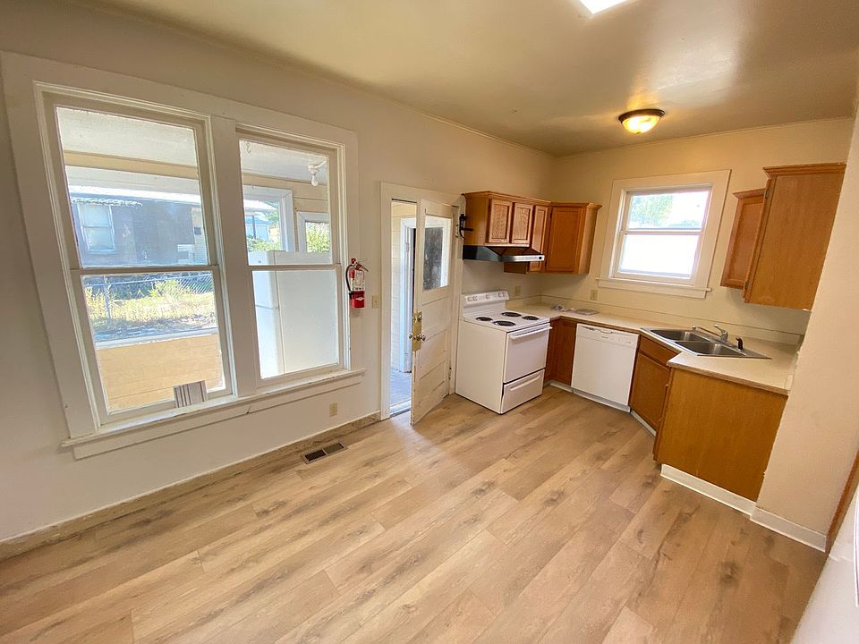 1st image of 322 College Ave