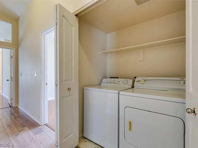 8168 W Gilmore Ave — Photo 30