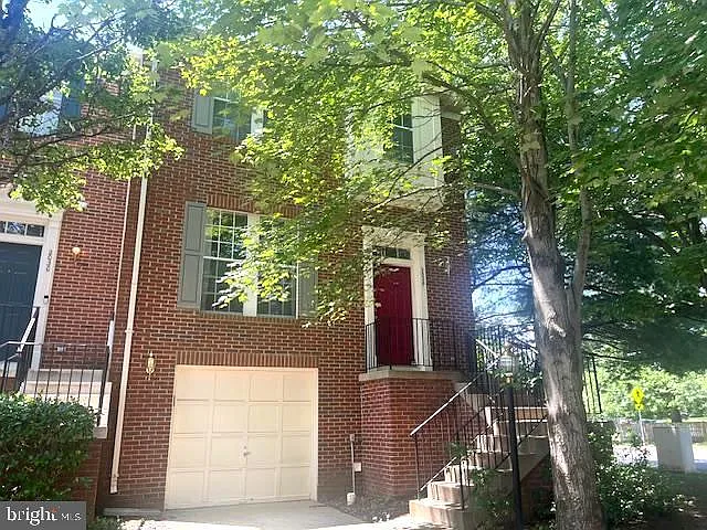 2028 Madrillon Springs Ct — Photo 2