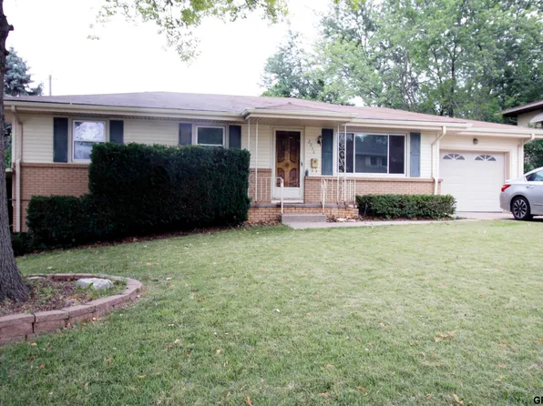 2916 Greene Ave, Bellevue, NE 68147