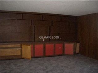 5458 Club House Dr, Las Vegas, NV 89142