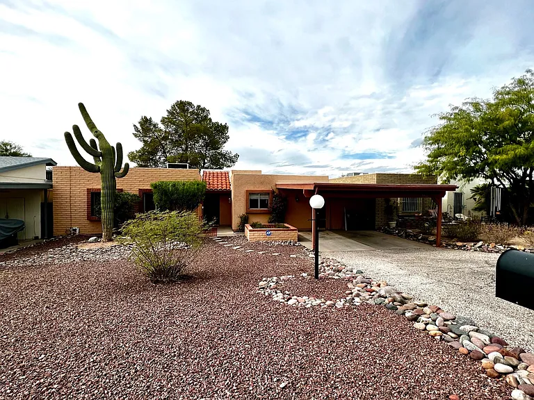1422 S Moonflower Ln — Photo 2