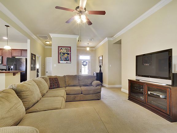 4th image of 827 Woodsprings Ct