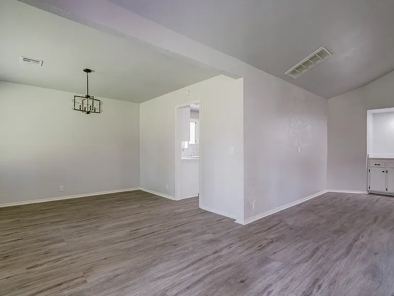 2809 Countrywood Ln — Photo 12