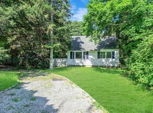 29 Halsey Rd, Remsenburg, NY 11960