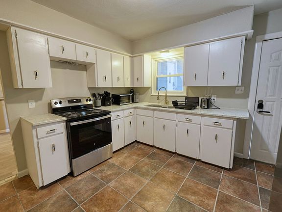 4th image of 250 Arapahoe Dr #4B