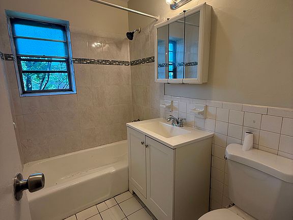2nd image of 291 Wainwright St #14L