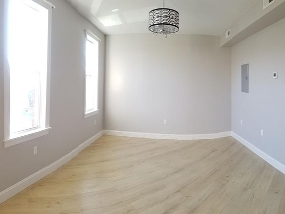 3rd image of 5147 Catharine St Floor 2