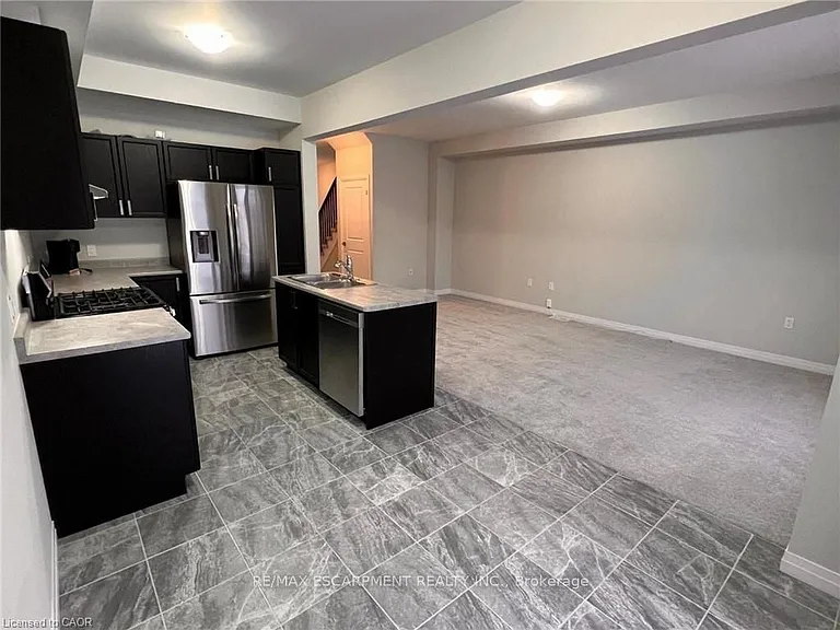 520 Grey St #7 — Photo 11