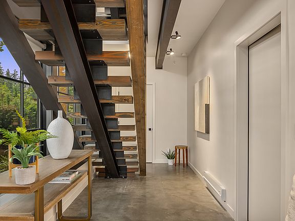 4th image of 4566 Flying Goat Ave NE