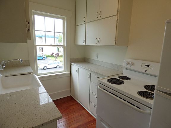 2nd image of 519 S Oak St #11