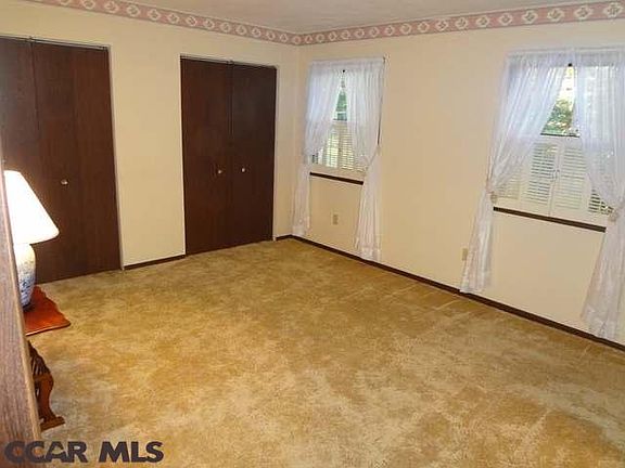 3rd image of 443 Canterbury Dr