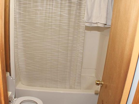 5th image of 706 Bernice Ave