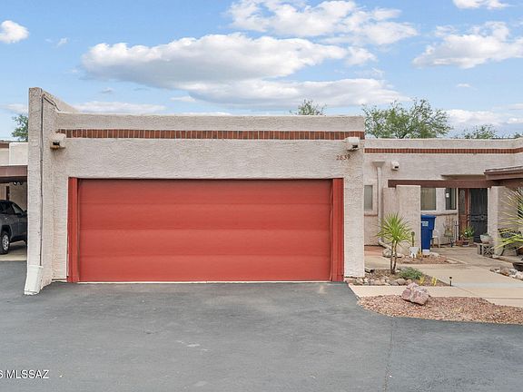 2nd image of 2839 E Weymouth Cir