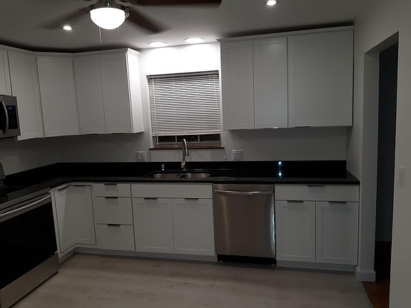 5th image of 2640 Sue Dr