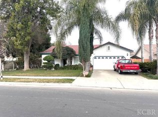 1101 E Cinnamon Dr, Lemoore, CA 93245