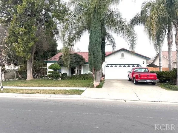 1101 E Cinnamon Dr, Lemoore, CA 93245