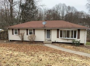 3 Dempsey Rd, Ansonia, CT 06401