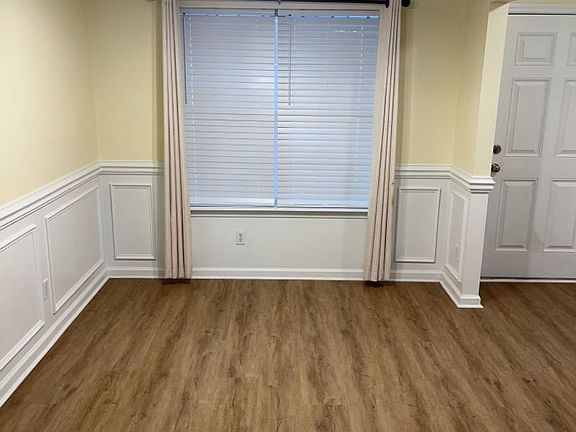 5th image of 295 Creekside Cir