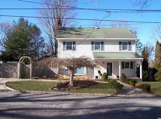 20 Ridge Rd, Rocky Point, NY 11778