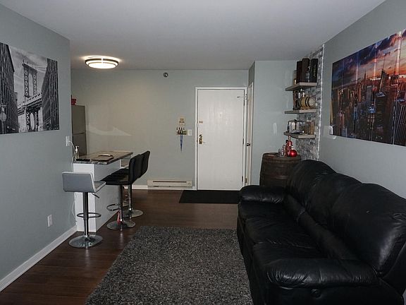 5th image of 3170 W Monroe St APT 216