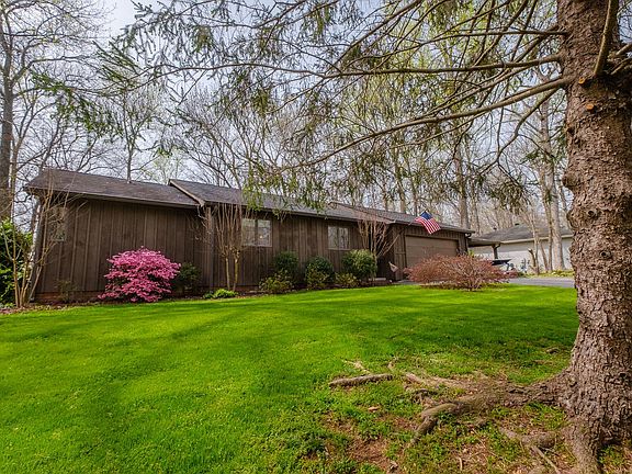 3rd image of 38 Fire Lake Dr