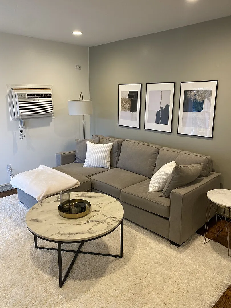 Cozy Condo Near Downtown Birmingham — Photo 1