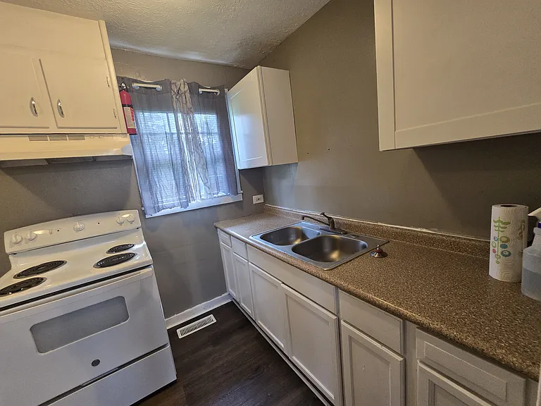 298 S Benedict Ave #2 — Photo 7