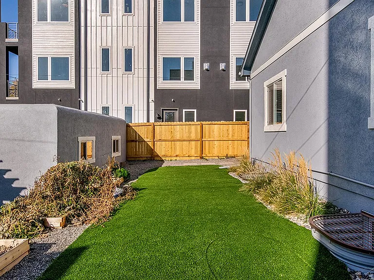 1265 N Stuart St — Photo 21