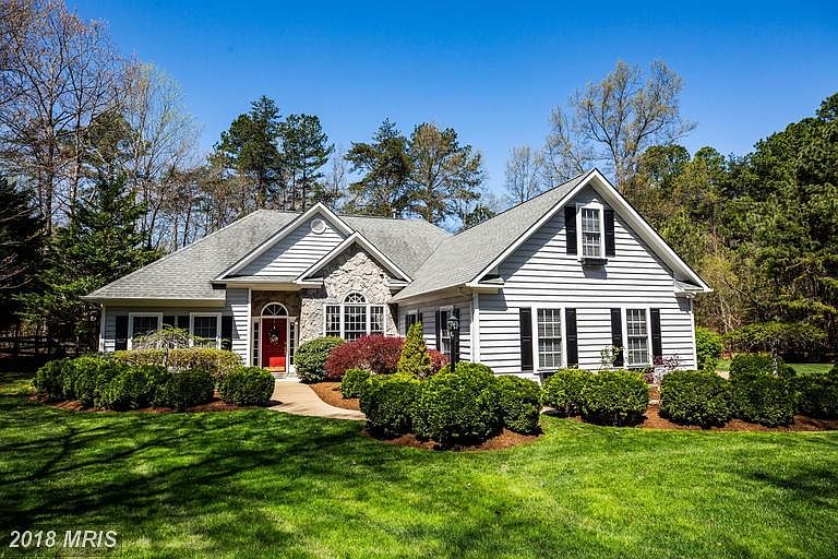 Custom home on premium 1+ acre lot