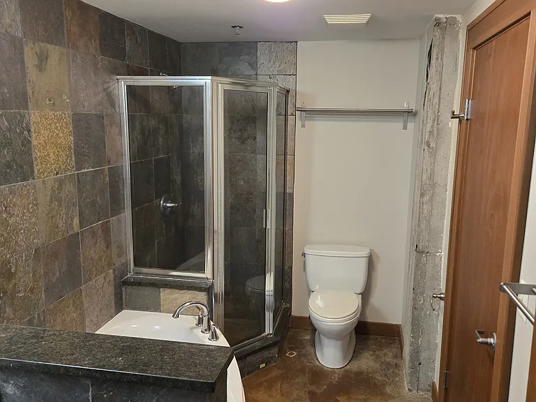 2915 John R St #405 — Photo 13