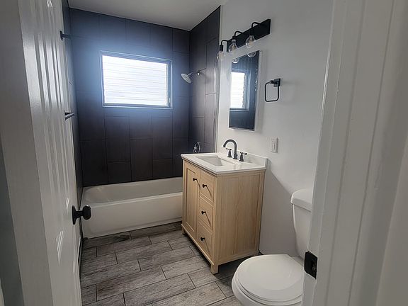5th image of 4318 51st St #624